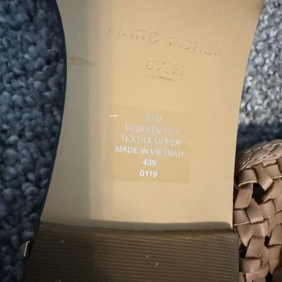 MARC FISHER Slides, Size 6.5, Woven, Spike Details - Picture 2 of 6